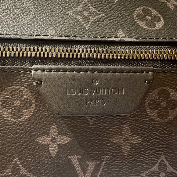 Louis Vuitton Discovery Backpack MM - Picture 5 of 8